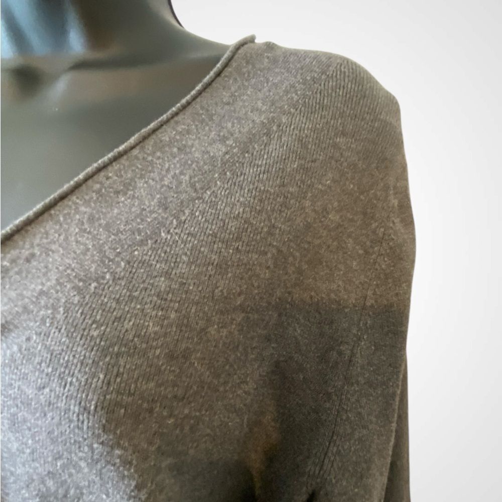 J. Jill V- Neck grey lightweight sweater 3/4 sleeve NWOT size L. - Picture 8 of 12